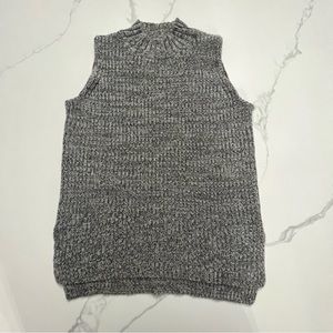 J.CREW women’s gray knit mock neck sweater vest size xxs in great condition